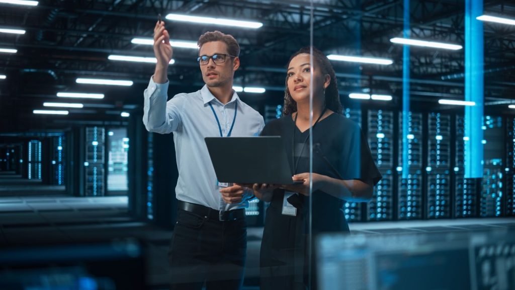 技術顧問の報酬相場は100,000円 〜 500,000円